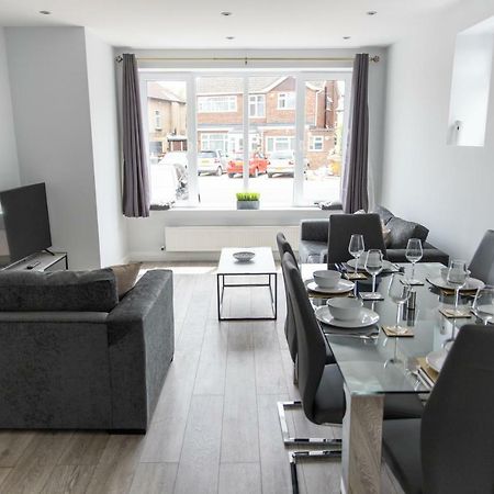 London Northwick Park Serviced Apartments By Riis Property Harrow Kültér fotó