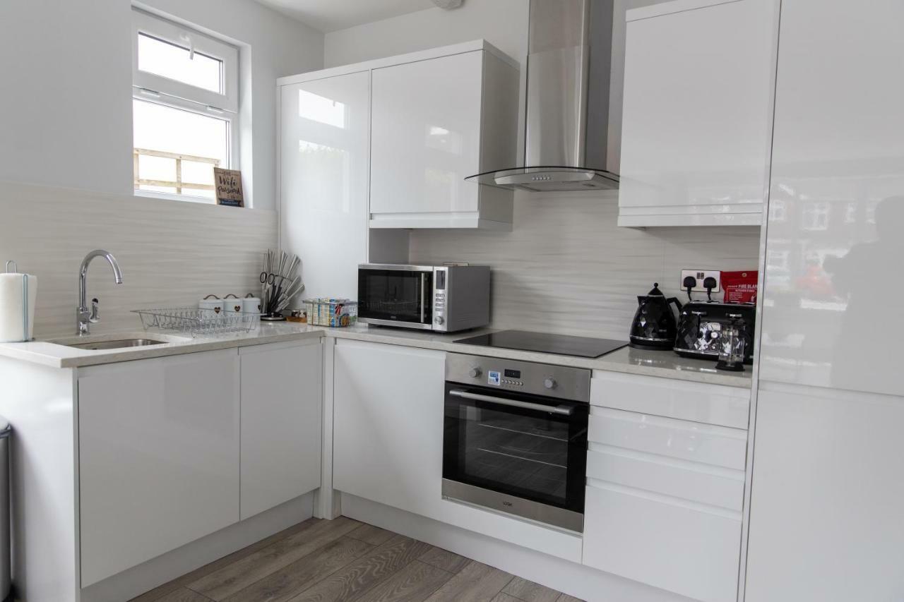London Northwick Park Serviced Apartments By Riis Property Harrow Kültér fotó