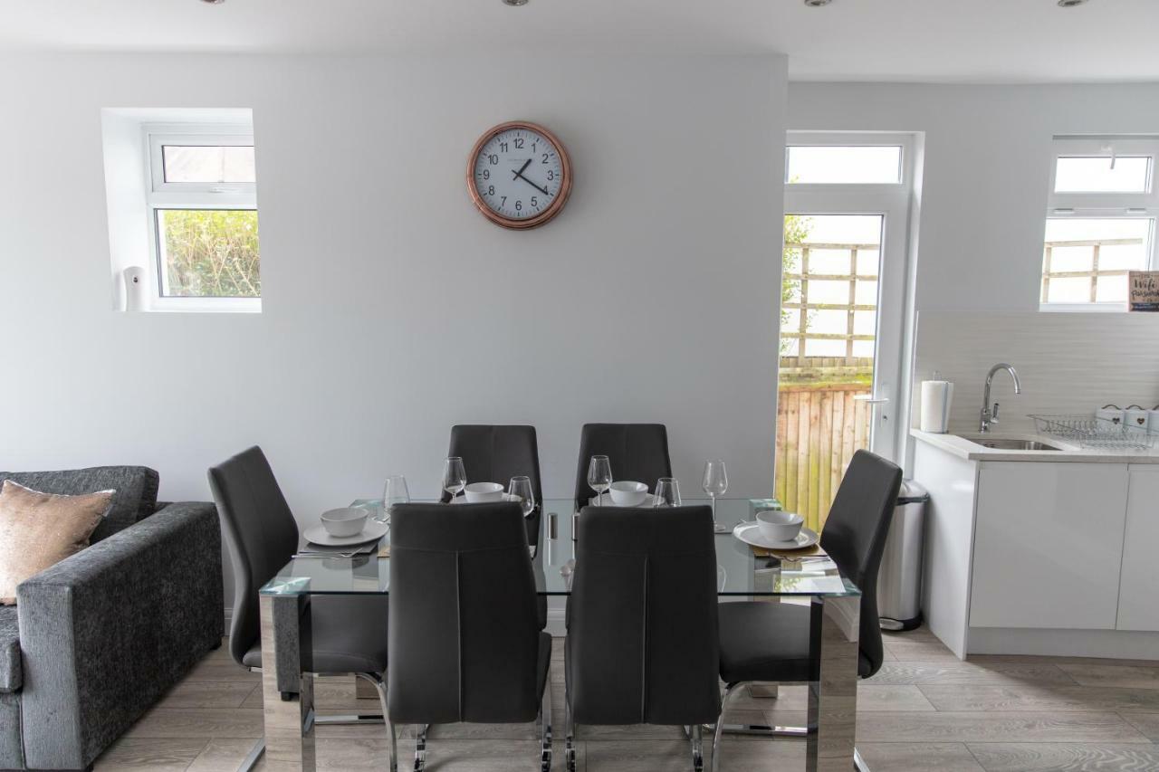 London Northwick Park Serviced Apartments By Riis Property Harrow Kültér fotó