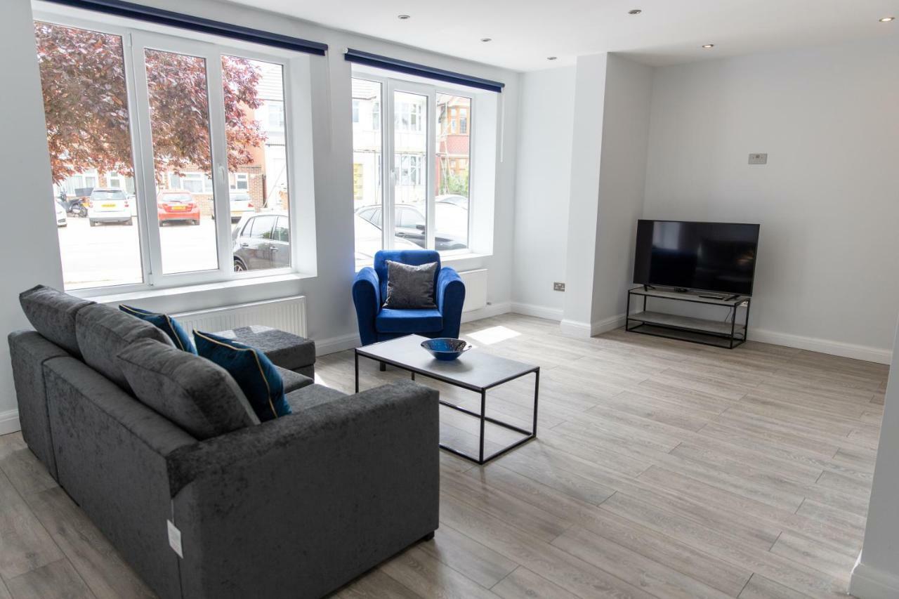 London Northwick Park Serviced Apartments By Riis Property Harrow Kültér fotó